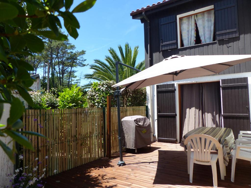 Photo de la galerie de l'établissement Charmante maison à Bidart, plage et golf à proximité, à Bidart