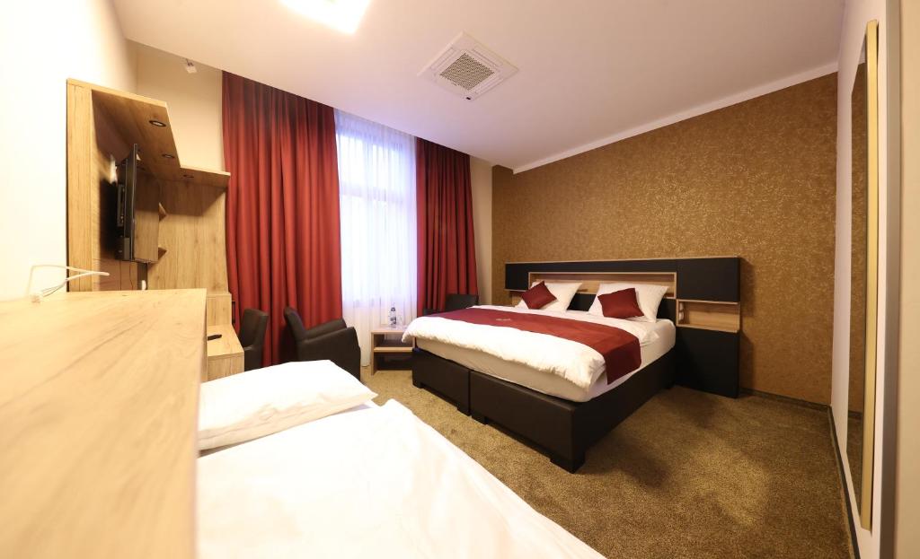 Hotel Golden Pearl Magdeburg im Stadtzentrum - Quarto Triplo