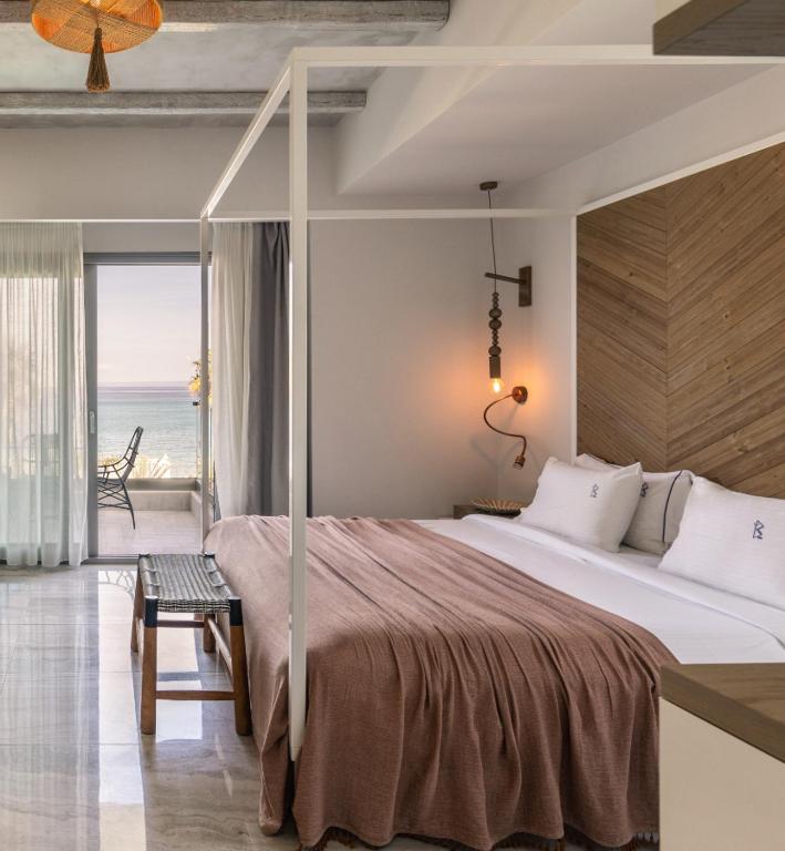 Blue Carpet Luxury Suites - 2