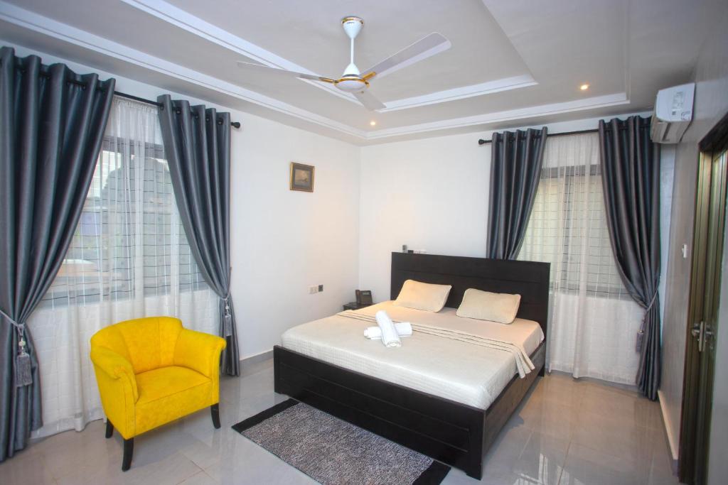 Postel nebo postele na pokoji v ubytování Labev Hotel