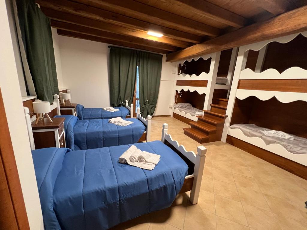 Ostello il Faggio - Habitación Familiar Con Baño Privado