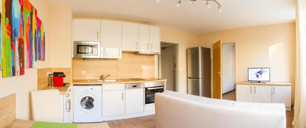 Kuchyňa alebo kuchynka v ubytovaní Residenz Donaucity