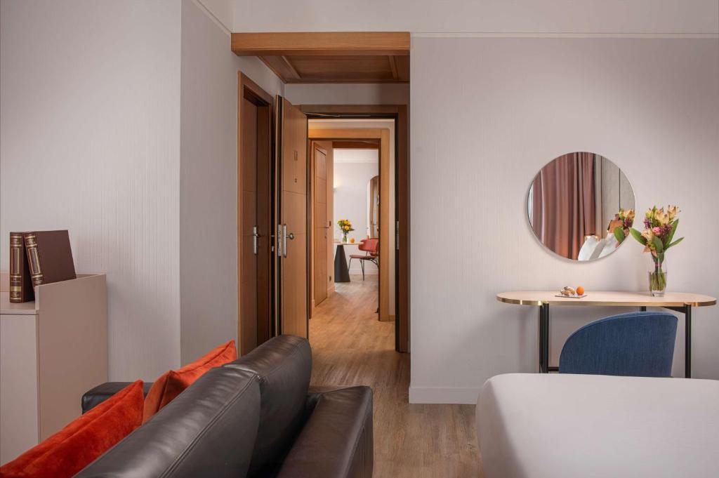 NH Catania Centro - Family Adjoining Room (3 Adults + 1 Child)