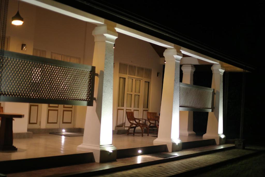 Posezení v ubytování Serenity Villa Anuradhapura