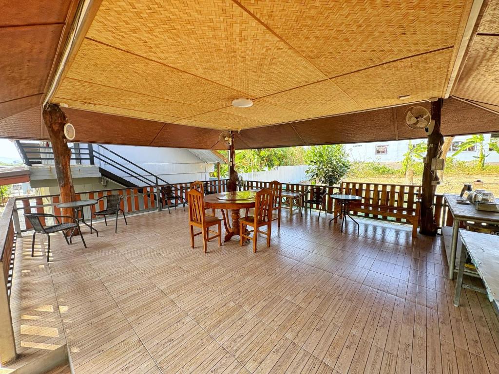 Balkón nebo terasa v ubytování Krabi Ava Hill