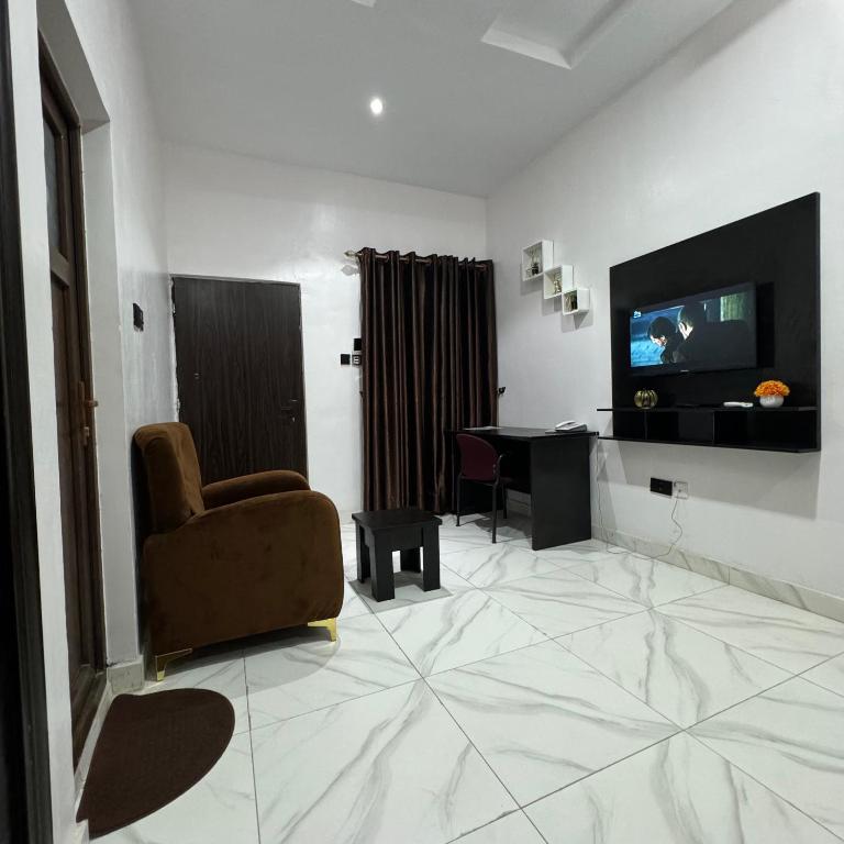 TV a/nebo společenská místnost v ubytování SATELLITE APARTMENT The Classic Studio 7