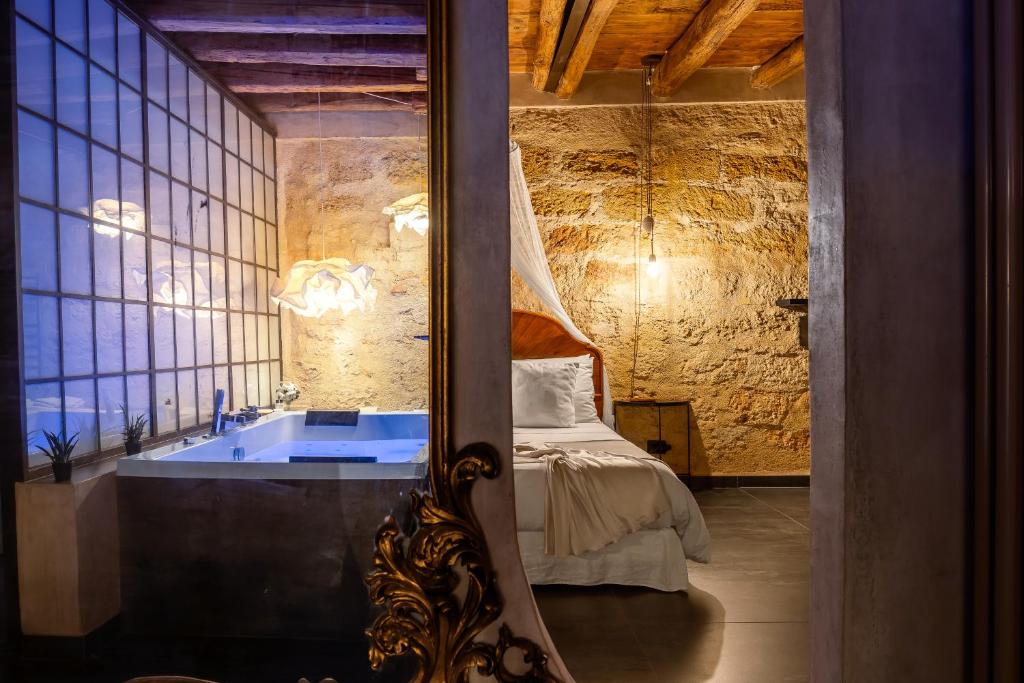 A bed or beds in a room at Guccia home