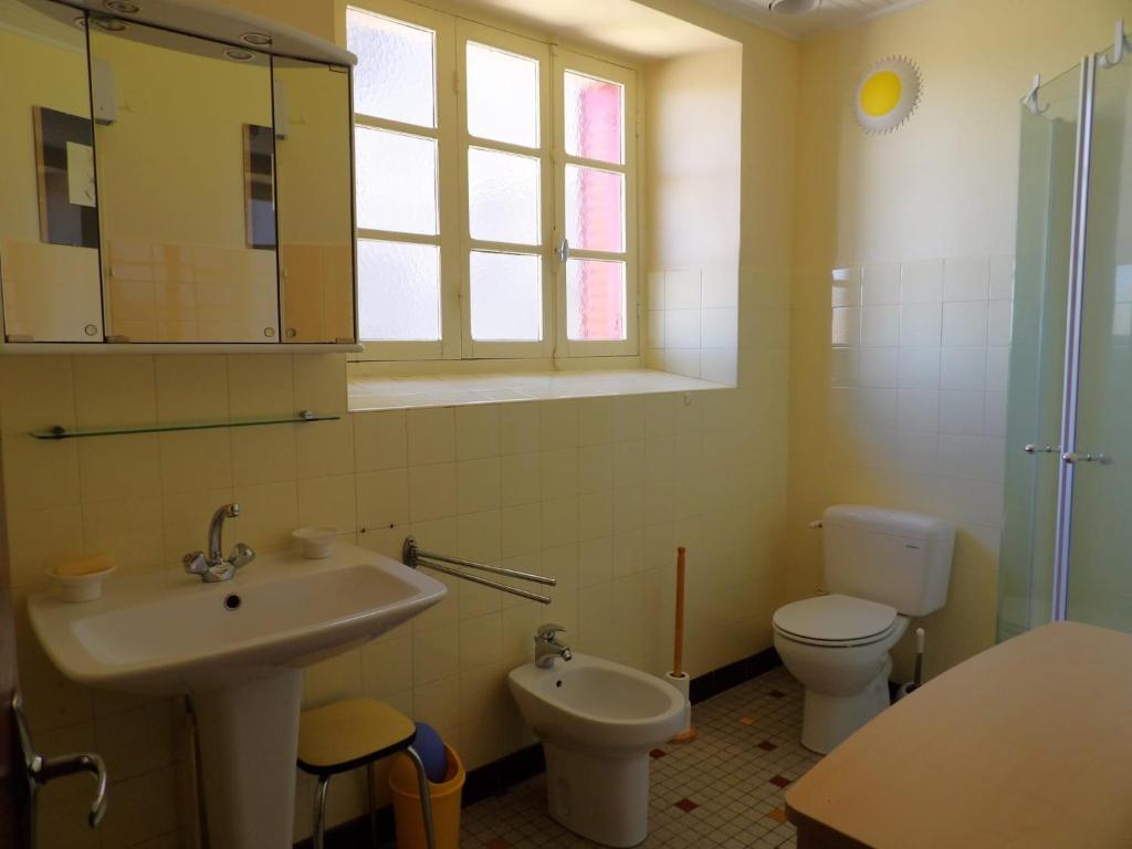 Kúpeľňa v ubytovaní Maison La vie de l'Aubrac - Gîte Lo Bel Peis