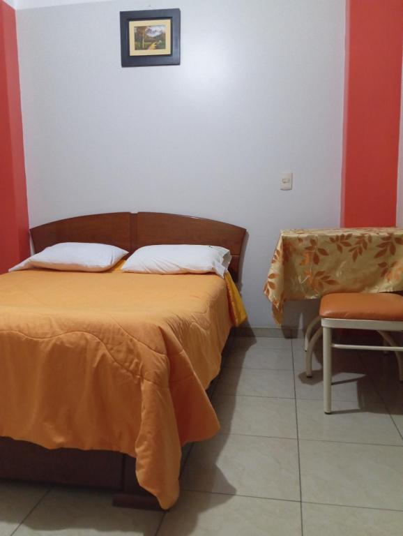 Hotel Los Gladiolos - Single Room With Private Bathroom