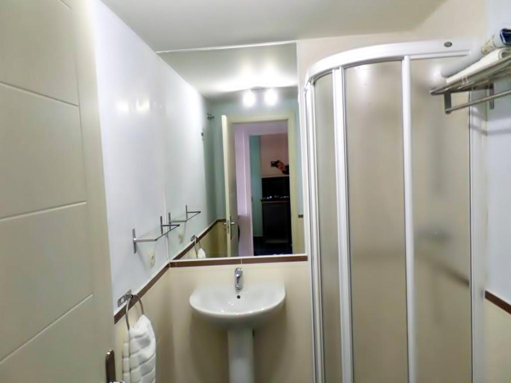 Sidney, Cala de Finestrat – Updated 2022 Prices