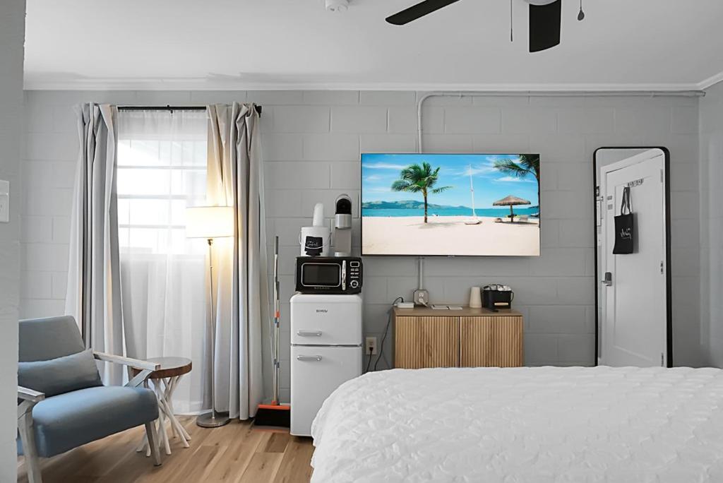 Seabirds Motel At Kure Beach - Deluxe King Room