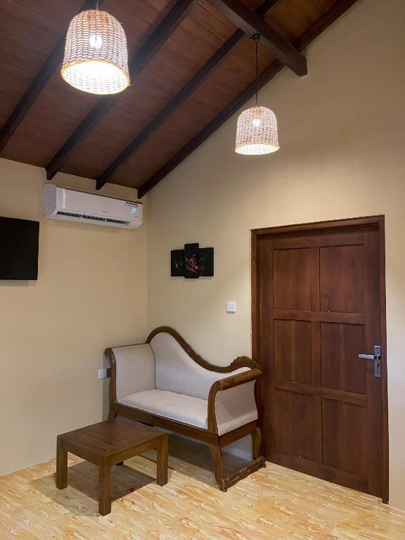 TV a/nebo společenská místnost v ubytování Cloud Nine Lanka Resort Wilpattu
