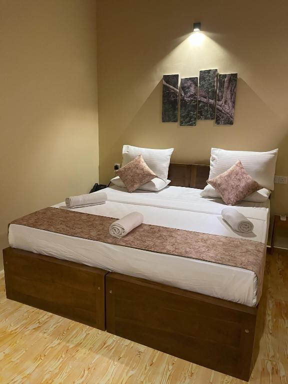 Postel nebo postele na pokoji v ubytování Cloud Nine Lanka Resort Wilpattu
