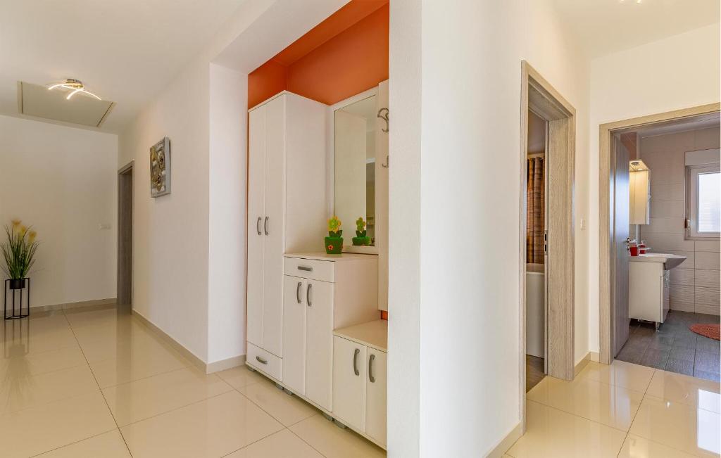 Zdjęcie z galerii obiektu 2 Bedroom Stunning Home In Skatari w mieście Šikići