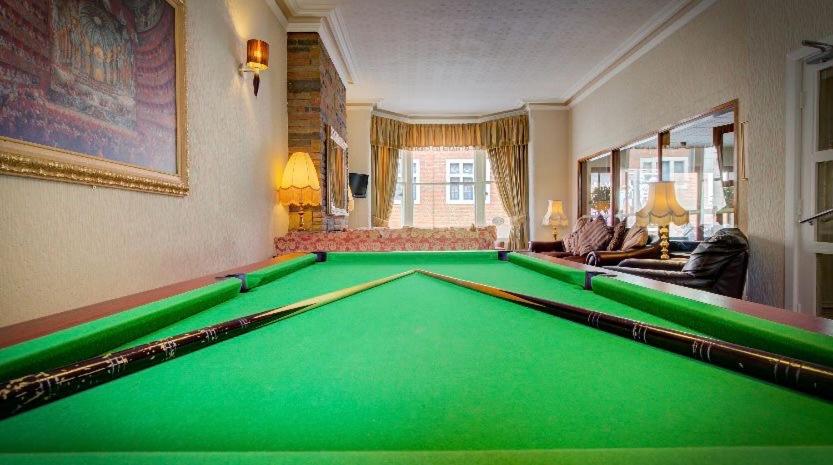 Adelaide House Hotel - Opposite Winter Gardens, Town Centre - Resim 31