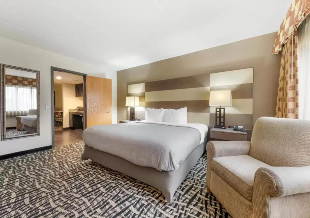 Quality Inn & Suites Mayo Clinic Area photo