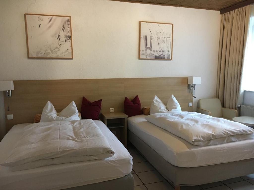 Altes Gasthaus Leuna Pension - Double Or Twin Room With Extra Bed