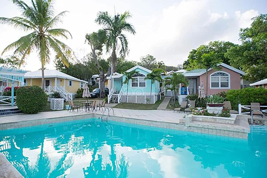 Bazén v ubytování Bungalows On the Bay USVI nebo v jeho okolí
