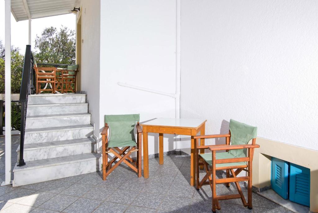 Balkón nebo terasa v ubytování Alkyon Studios