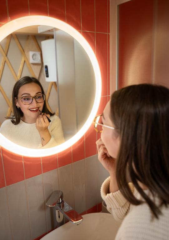 Gestir sem dvelja á Nálunk, vidéken - Jurta 24