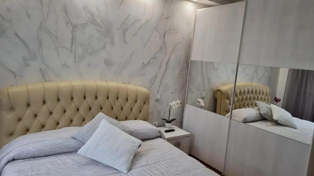Posteľ alebo postele v izbe v ubytovaní Sunny Villa with Private Pool in Calpe + Enclosed Garden