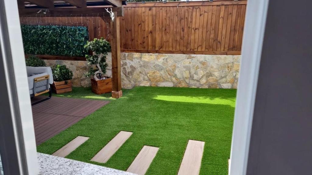Vonkajšia záhrada v ubytovaní Sunny Villa with Private Pool in Calpe + Enclosed Garden