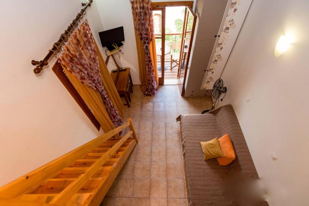 Barbara Studios - 15