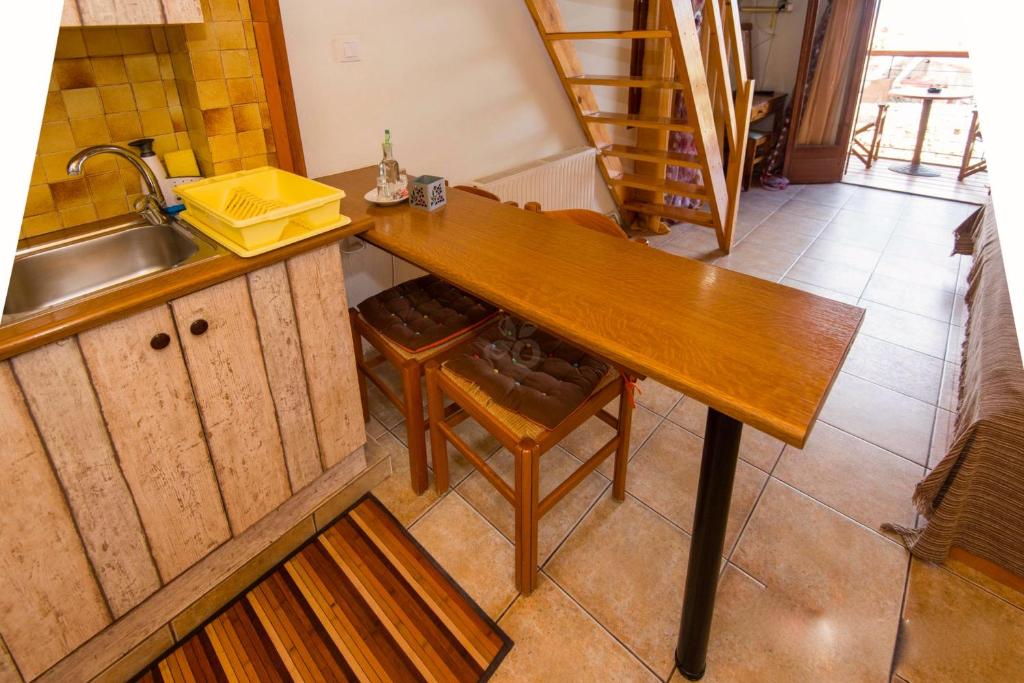 Barbara Studios - 16