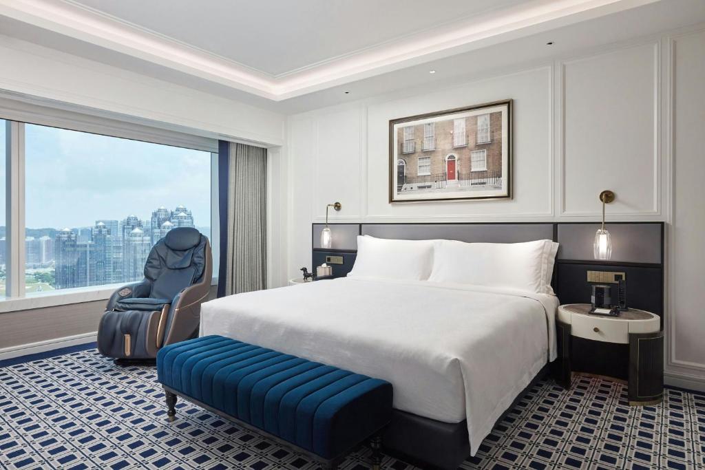 Postel nebo postele na pokoji v ubytování Londoner Grand, a Luxury Collection Hotel, Macau