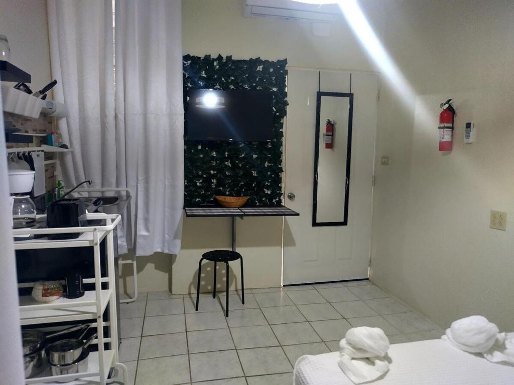Fotografie z fotogalerie ubytování Boricua 3 Studio Apt C Air Conditioning Wi Fi v destinaci Yauco