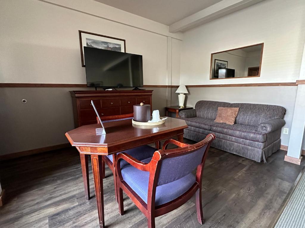 Posezení v ubytování Timber Lodge Inn