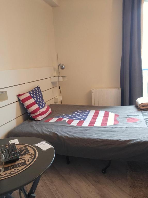 Postel nebo postele na pokoji v ubytování Nuits Dijon Chambre