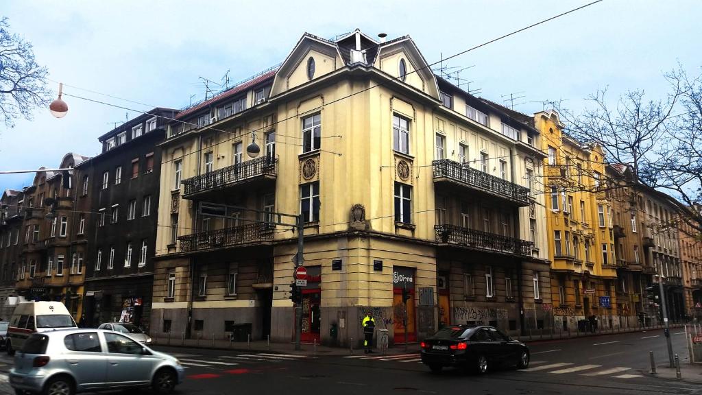 Budova, v ktorej sa apartmán nachádza