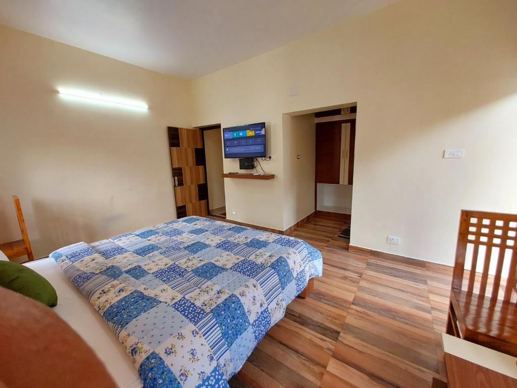 Postel nebo postele na pokoji v ubytování Serenity inn