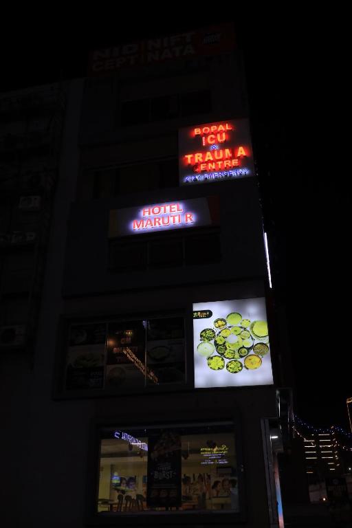 Fotografie z fotogalerie ubytování Hotel Maruti R v destinaci Ahmadábád