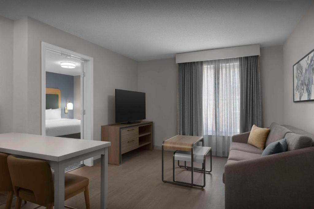 TV/trung tâm giải trí tại Homewood Suites Nashville Airport