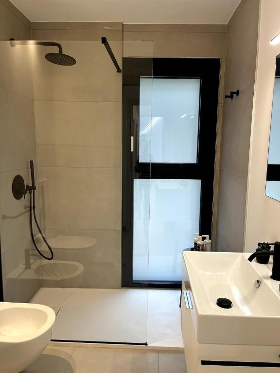 Locarno Center - Casa Incanto - Free Parking & Washer - Resim 6