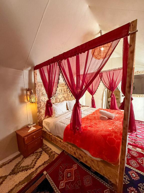 Postel nebo postele na pokoji v ubytování Super Luxury camp