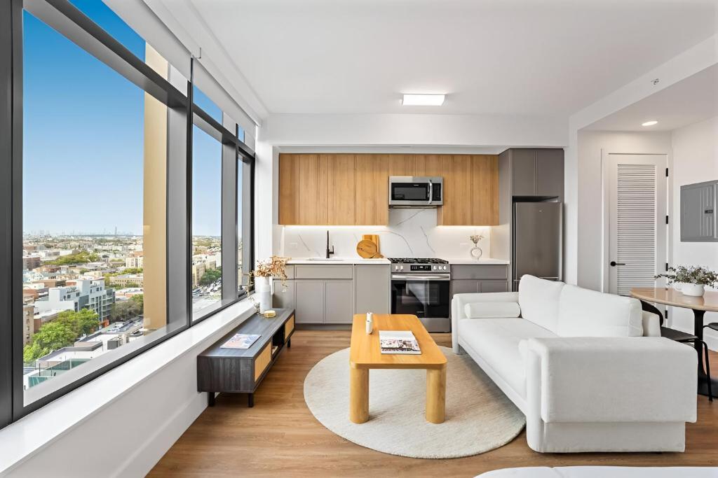 Nhà bếp/bếp nhỏ tại Posh Studio with Luxe Amenities in Prime Location!