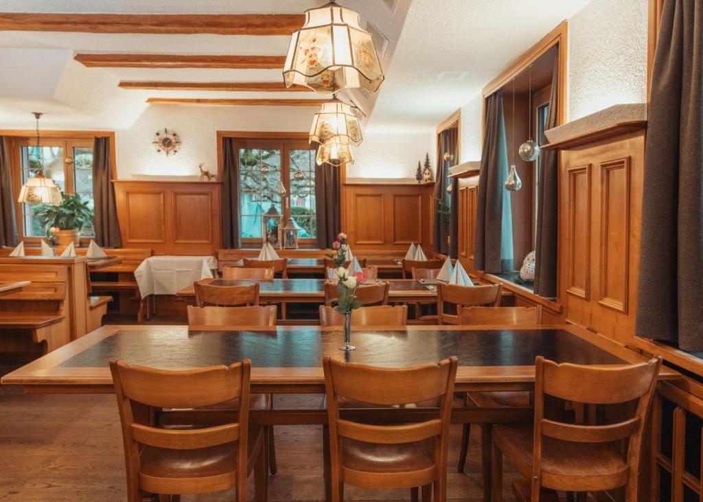 Restaurace v ubytování Hotel Restaurant Kreuz
