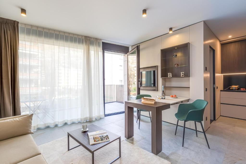 
Studio with Balcony 4
