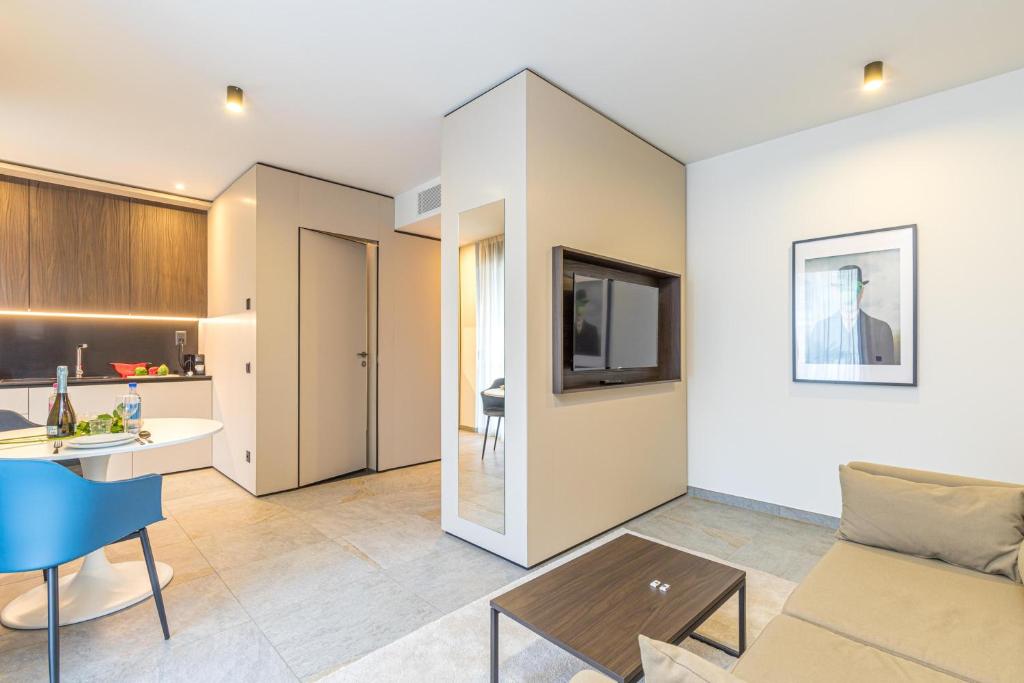 
Studio with Balcony 1
