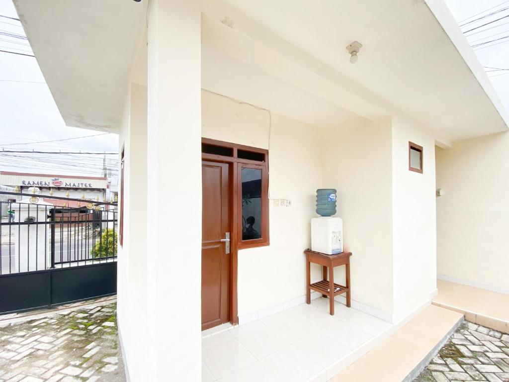 Balkón nebo terasa v ubytování Raden Mansion Jember Urbanview