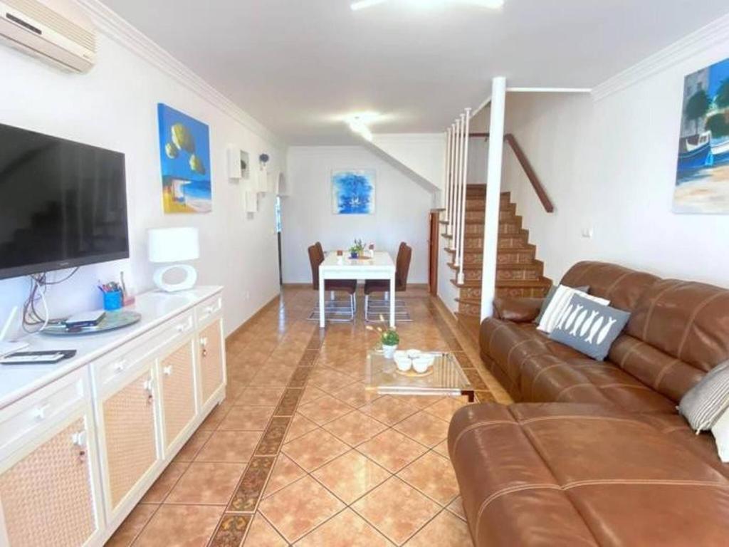 A television and/or entertainment centre at Bages