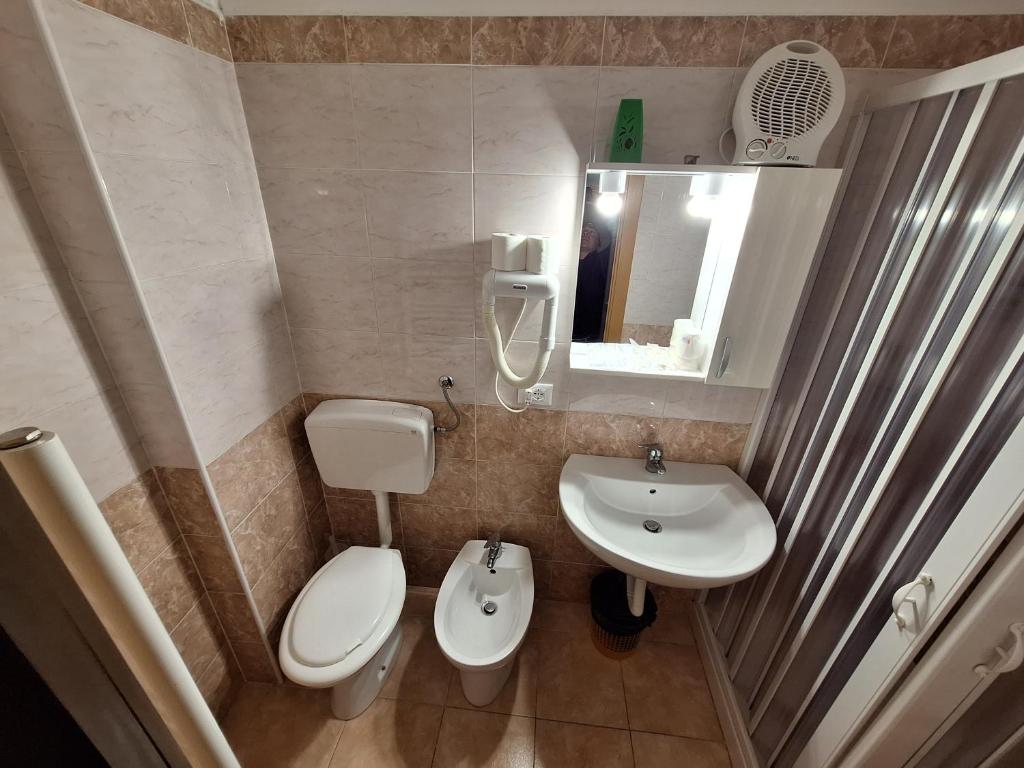 Hotel Villa Costa - Camera Tripla Con Bagno
