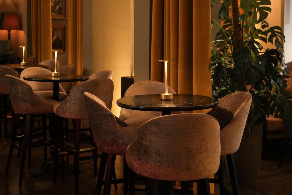 Posezení v ubytování The Dominican, Brussels, a Member of Design Hotels