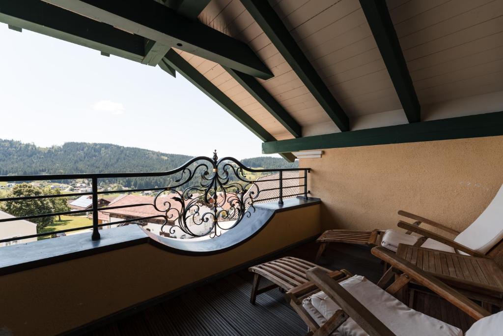 Nespecifikovaný výhled na hory nebo výhled na hory při pohledu z hotelu