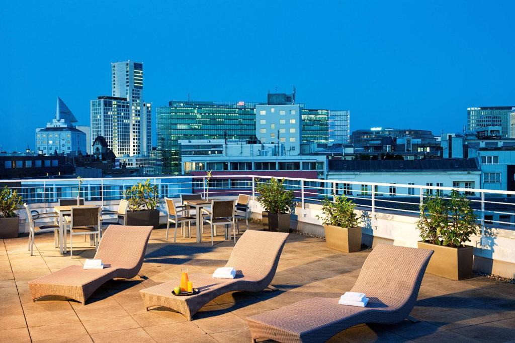 NH Berlin Kurfürstendamm - Resim 12