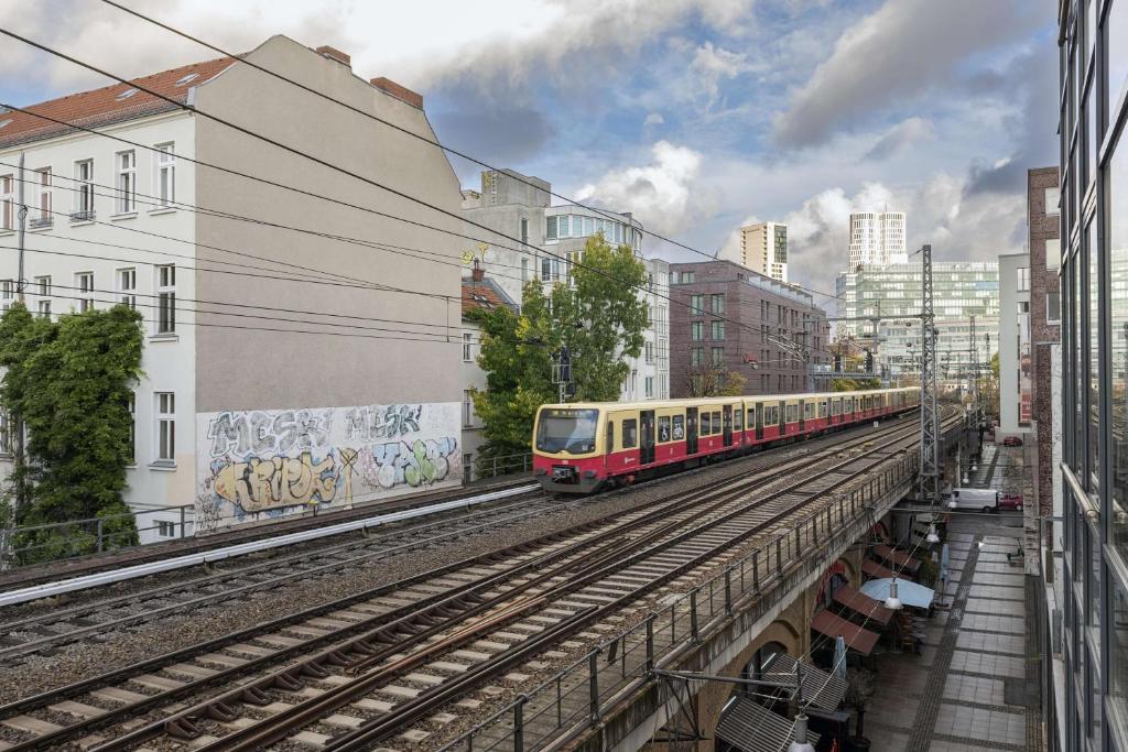 NH Berlin Kurfürstendamm - Resim 16