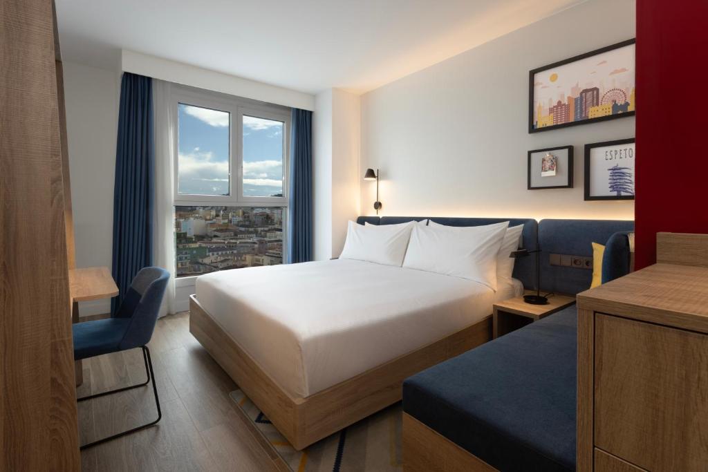 Hampton By Hilton Malaga Martiricos - Resim 42